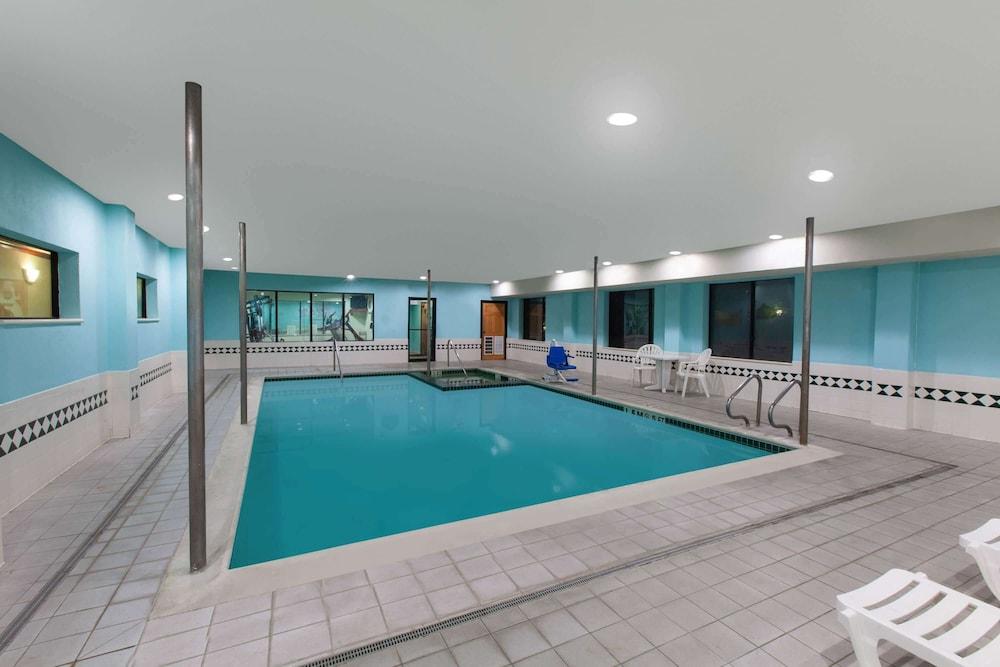 Wingate By Wyndham Houston / Willowbrook Buitenkant foto